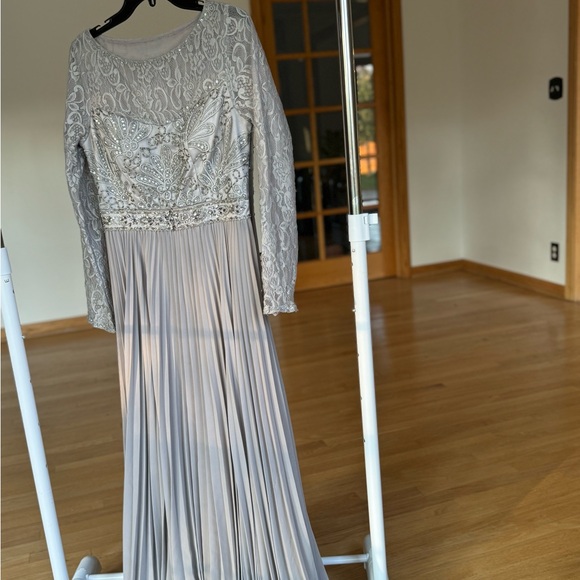 Long sleeve, lace Sue Wong evening gown - Picture 4 of 5